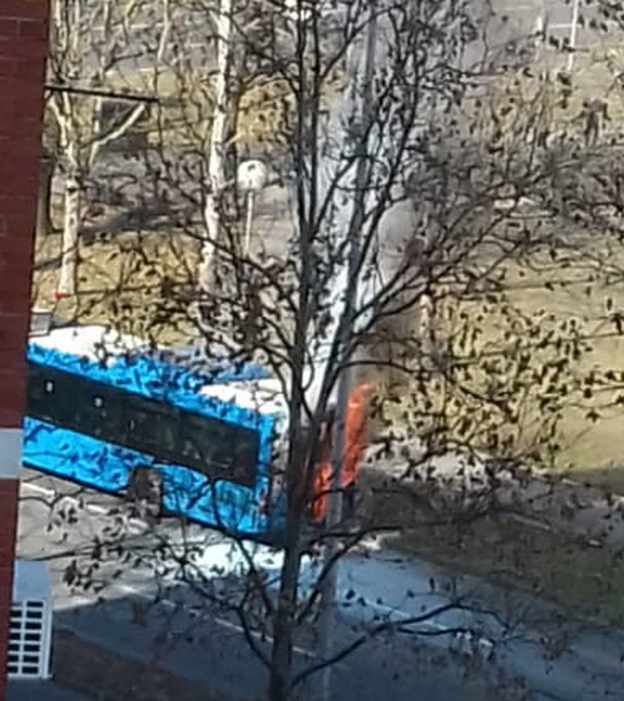 'Osjetili smo da smrdi dim pa vidjeli autobus u plamenu'