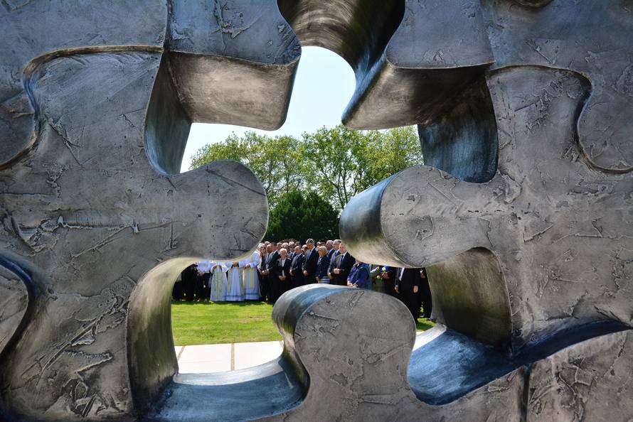 Spomenik u počast poginuloj djeci u Domovinskom ratu