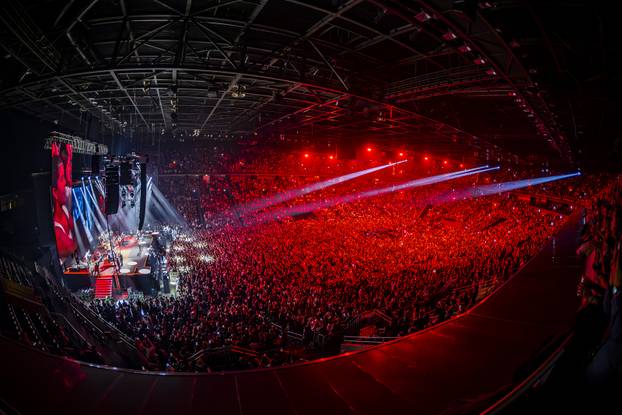 FOTO Kakva kombinacija! Evo u čemu je Seve nastupila u Areni