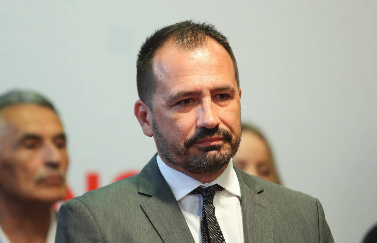 Peternel: Ako smo došli do toga da akcija cijepljenja ovisi o Zekanoviću, onda smo takli dno