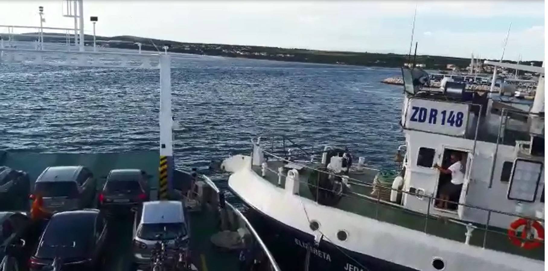 'Svi smo očekivali jak udarac': Ribarski brod zabio se u trajekt
