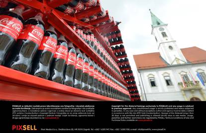 Imena na bocama Coca-Coli digla prodaju za dva posto
