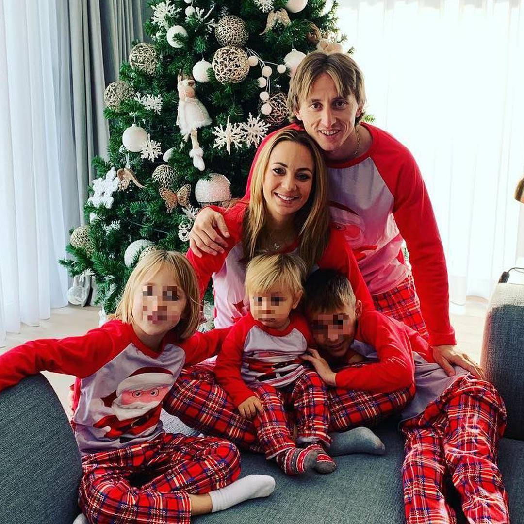 Modrići se odjenuli u identične pidžame: 'Sretan Božić svima!'