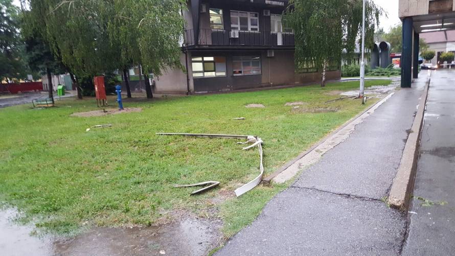 Kaos u Osijeku: Bolnica ostala bez krova, hitno selili pacijente