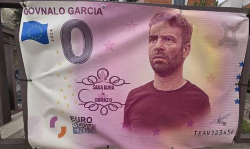 FOTO Navijači Istre uvredljivim transparentom dočekali Garciju!