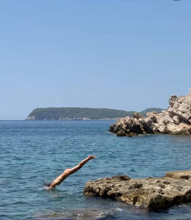 FOTO Laura Gnjatović u badiću opet raspametila fanove: 'Ti si baština mediteranske ljepote'