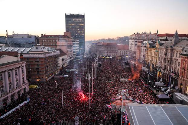 Zagreb: Bakljada na svečanom dočeku hrvatske rukometne reprezentacije