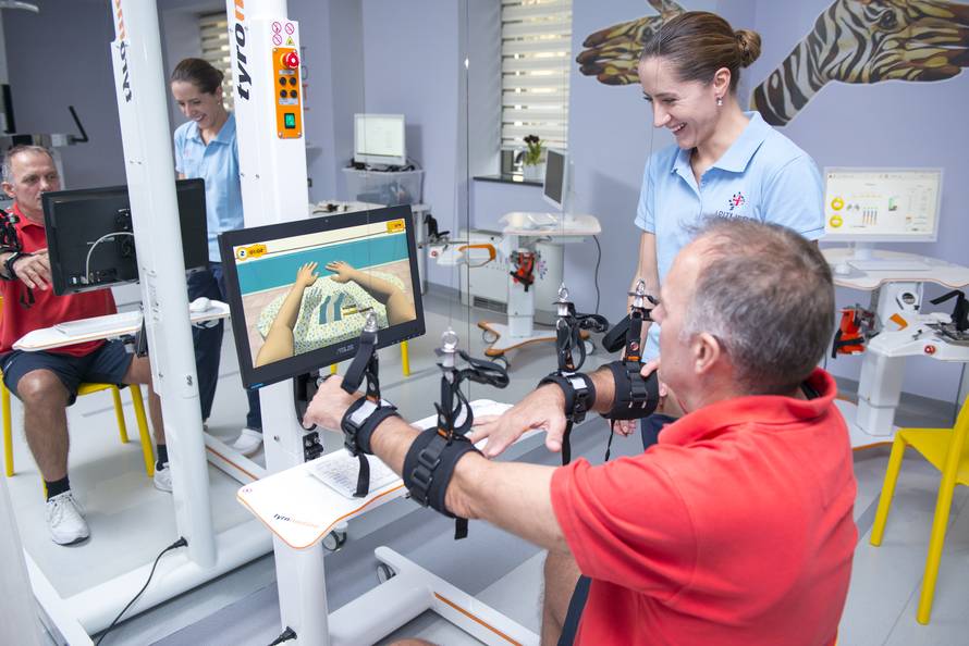 Premijerno predstavljena robotska neurorehabilitacija