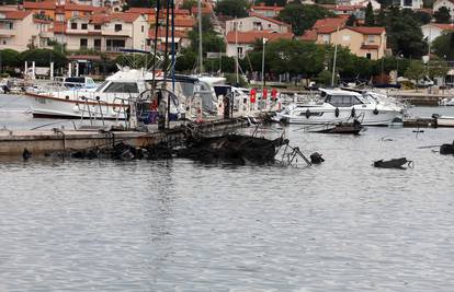 Očevid požara u Medulinu još nije započeo: Požar je krenuo s broda koji je nedavno privezan?