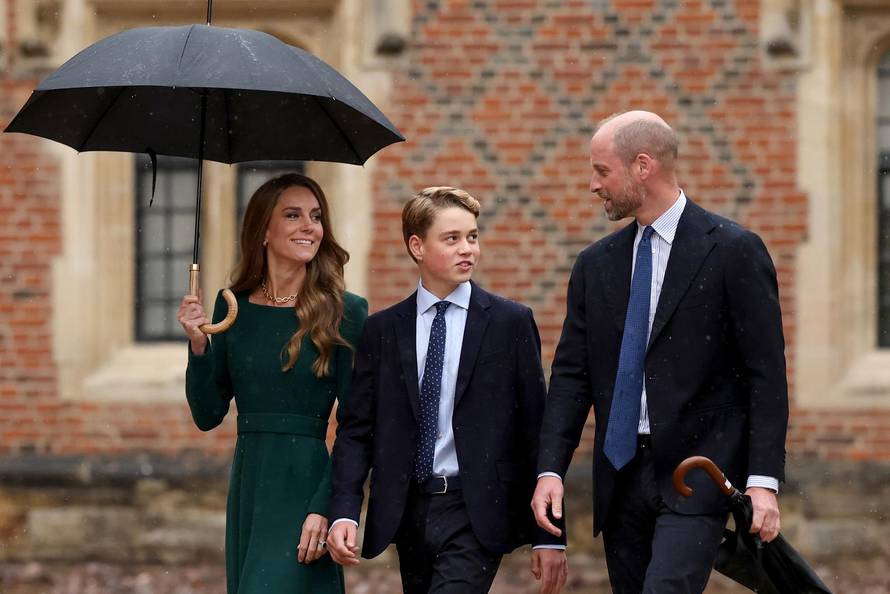 Princ George krenuo je  na prestižni Eton College