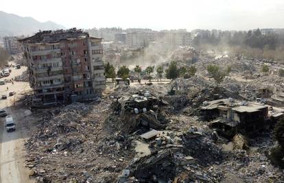 U Turskoj spašeno još dvoje ljudi 11 dana nakon potresa