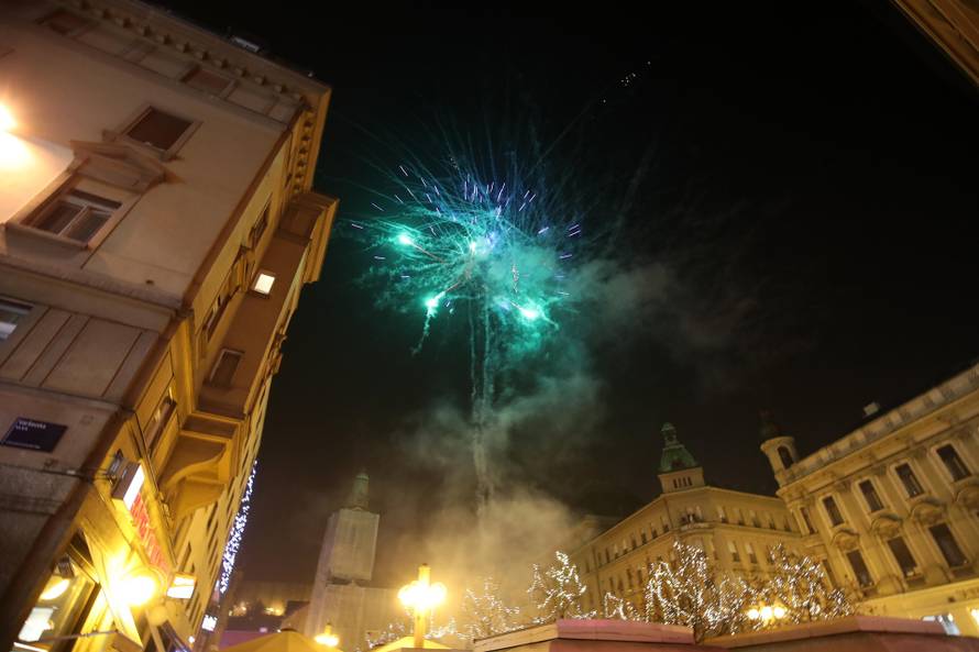 Doček na Trgu, za ulazak u ograđeni dio potrebna je COVID potvrda