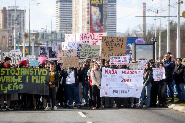 Prosvjedi u Sarajevu se nastavljaju, traži se pravda za poginulog mladića i ozlijeđene u tramvajskoj nesreći