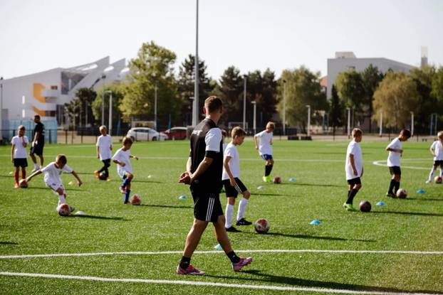 FOTO Ovo je novi kondicijski trener Dinama. Na društvenim mrežama osvaja fotografijama
