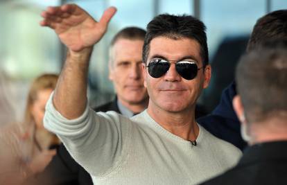 Simon Cowell pred kamerama mašta o seksu: Uh, obje bih...