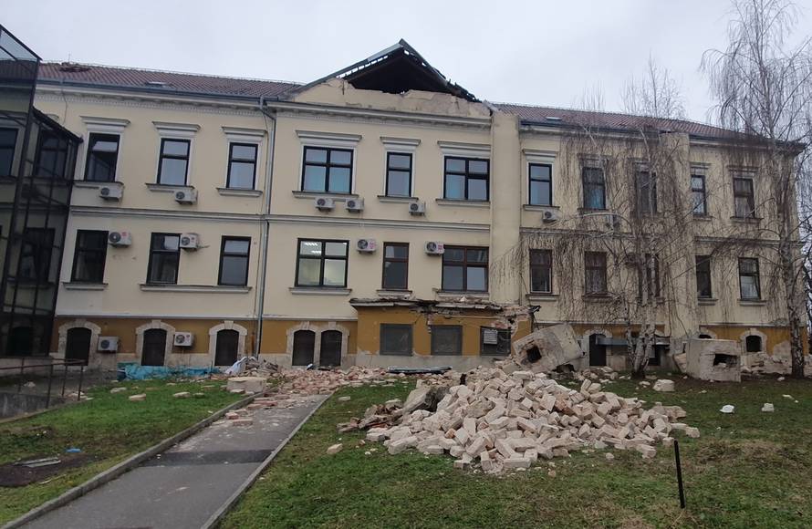 Skupljaju se sredstva za bolnicu u Sisku: Razorena je u potresu