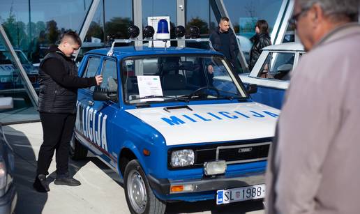 FOTO Pogledajte fascinantnu izložbu oldtimera u Osijeku