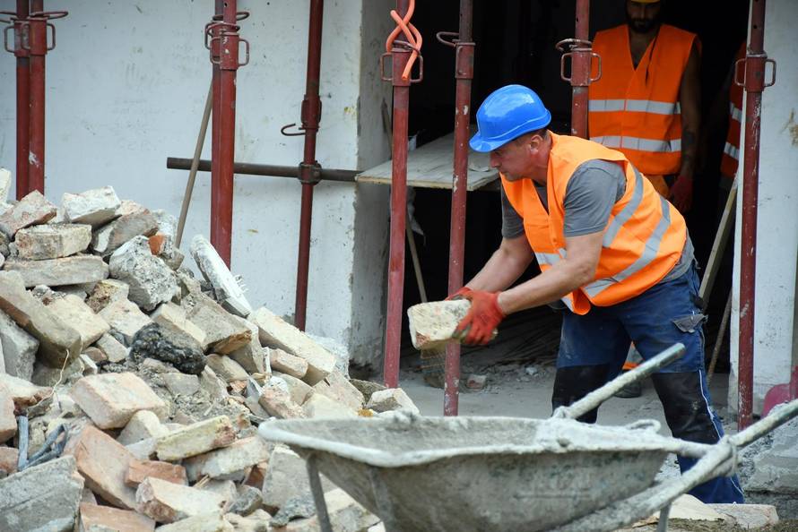 Sisak: Obilazak radova obnove Gradskog muzeja i dvorišnog prostora