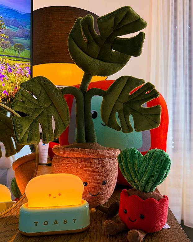 FOTO 'Imam toliko velike grudi da me svi mrze. Nisu umjetne!'