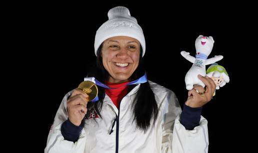 Najljep&scaron;a pri&ccaron;a ZOI-a dolazi iz monoboba! Majka (41) koja vozi za svoje sinove ispisala povijest