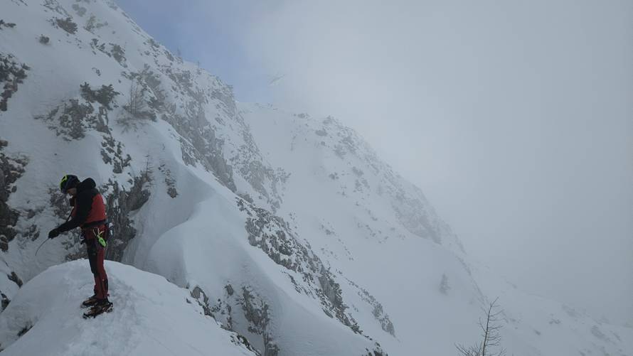 Hrvat (43) pao u provaliju od 150 metara i poginuo, tijelo izvukli slovenski spasioci