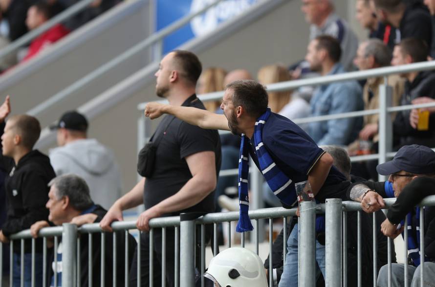 Osijek: Navijači na utakmici finala SuperSport Hrvatskog nogometnog kupa između Dinama i Rijeke