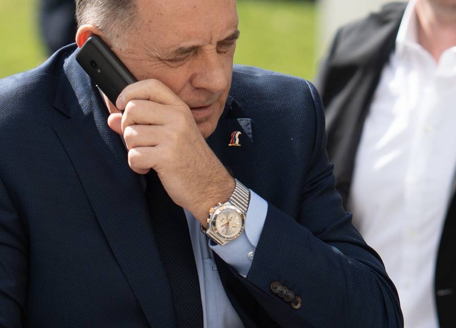 Milorad Dodik na ruci nosi sat Breitling vrijedan oko 10.000 eura