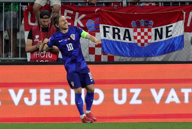 Osijek: Luka Modrić iz jedanaesterca za 2:1 protiv Češke