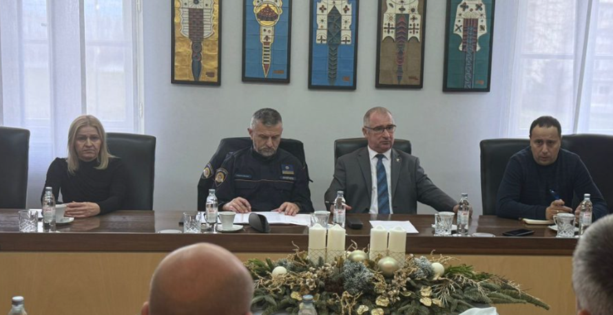 Na Dunavu se nasukao brod s 800 tona gnojiva. Spriječili su katastrofu, akcija trajala 80 sati