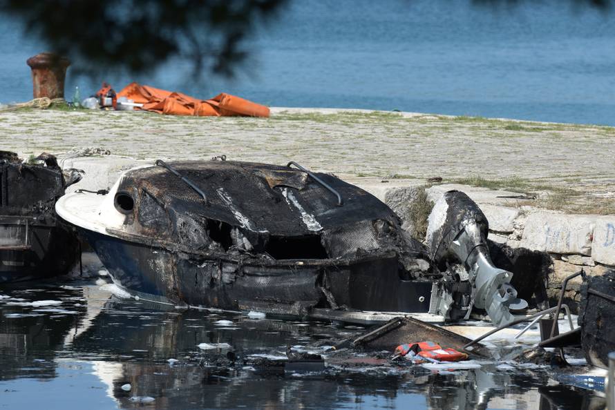 Požar je podmetnut? Izgorjelo šest brodova, šteta je totalna...