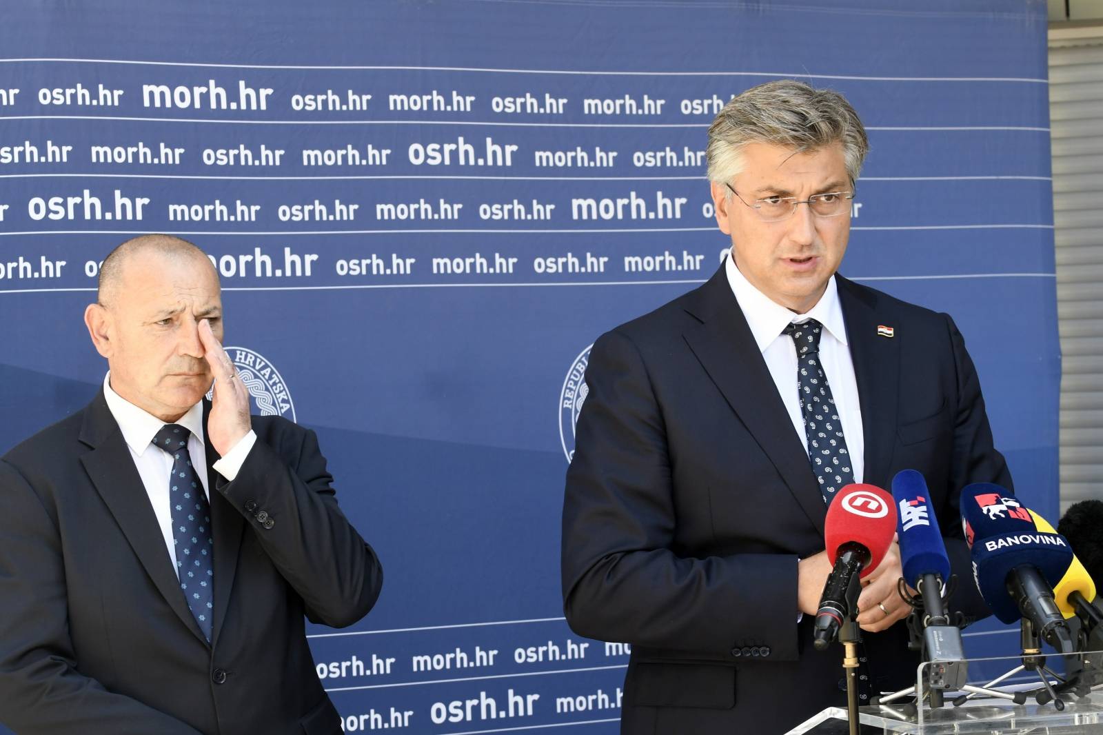 Plenković i Medved prisustvovali rušenju kuća u Petrinji