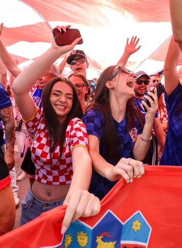 SP 2026 Toronto: Veliki hrvatski korteo prema Toronto stadionu sa 100-metarskom zastavom