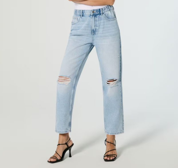 Vraćaju se poderane traperice: Izdvojili smo najbolje komade