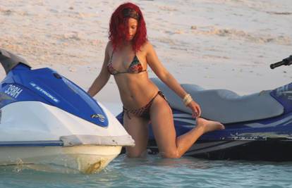 Rihanna u šarenom bikiniju uživala u vožnji na jet-skiju