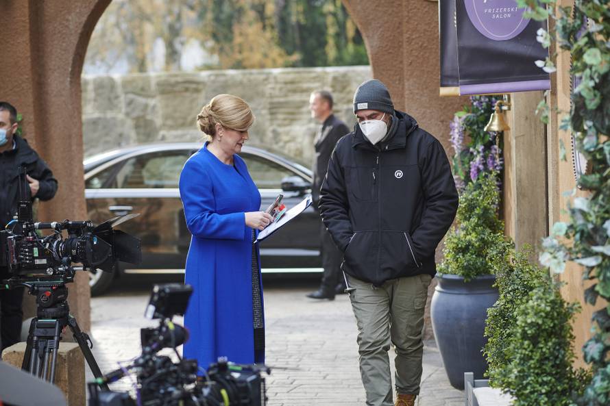 Kolinda odglumila sebe u Dar Maru: 'Linda, zovi me Kolinda'