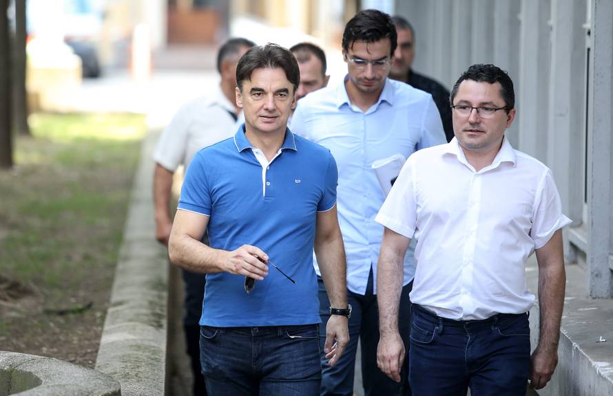 Zagreb: Älanovi SDP-a dolaze na sjednicu Glavnog odbora stranke