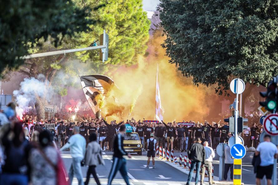 Split: Korteo Torcide prema stadionu Poljud