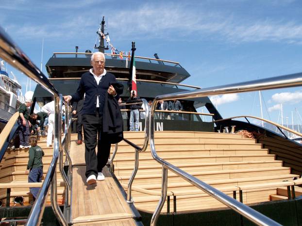 Varato a Viareggio il nuovo Yacht di Giorgio Armani