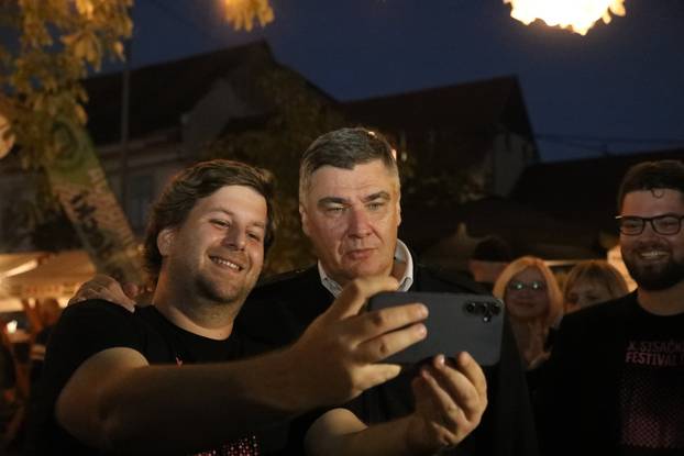 Zoran Milanović posjetio Dane piva u Sisku