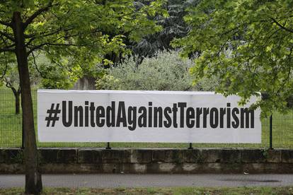 Mostar: Uz transparent #UnitedAgainstTerrorism osvanule zastave Izraela i Herceg Bosne