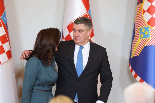 POOL: Predsjednik Milanovi? pozirao je s obitelji i prijateljima nakon inauguracije