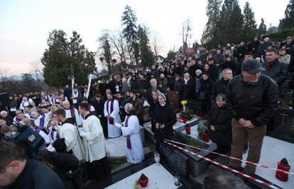 Na pogreb fra Zvjezdana Linića stiglo je više od 10 tisuća ljudi 