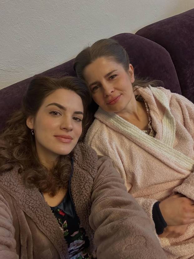 Teodora provela fanove kroz tajne kulise snimanja 'Divljih pčela': Ovako izgleda snimanje