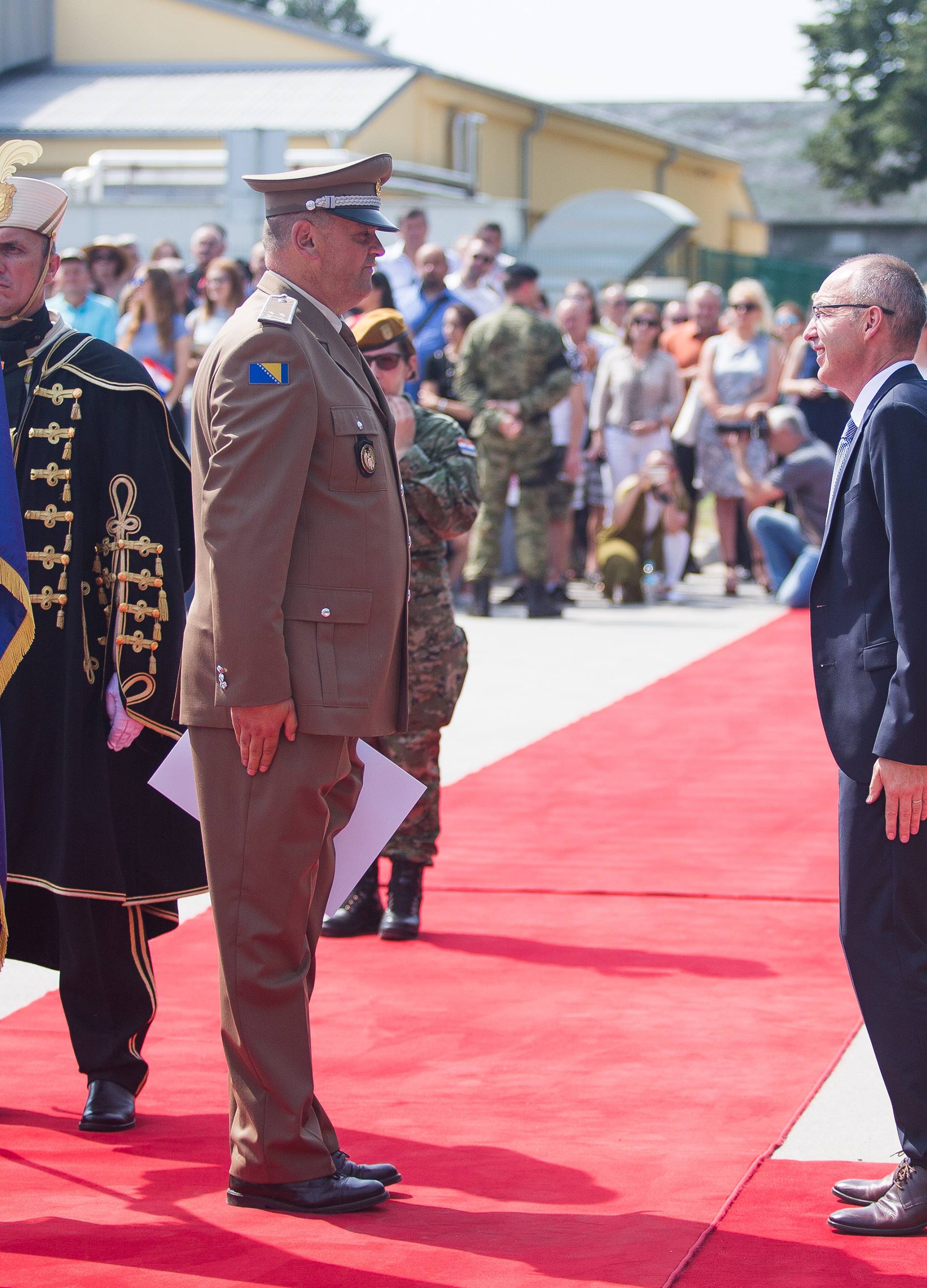 Vukovar: SveÄana promocija polaznika vojnih Å¡kola Hrvatskog vojnog uÄiliÅ¡ta Dr. Franjo TuÄman