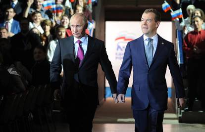 Zamijenit će mjesta: Medvedev za premijera, Putin predsjednik