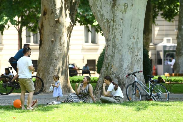 Zagreb: Građani lakše podnose vrućine u gradskim parkovima