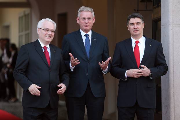 ARHIVA - Zagreb, 2013: Ivo Josipovi? i Zoran Milanovi? do?ekuju visoke dužnosnike povodom ulaska Hrvatske u EU