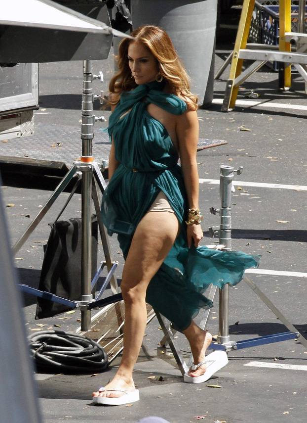 Jennifer Lopez Slips A Peek At Her Spanx