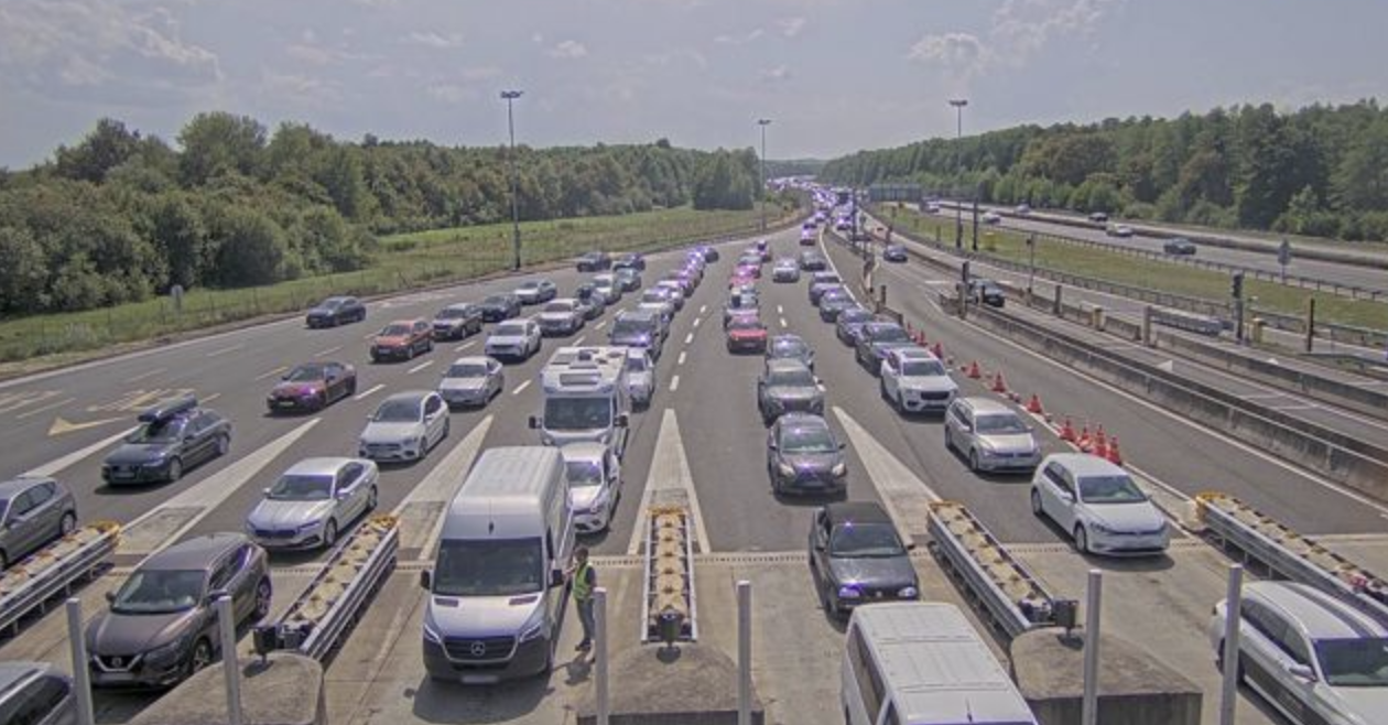 FOTO Sudari i ogromne gužve: Nepregledne kolone prema Zagrebu, zastoji i na granicama