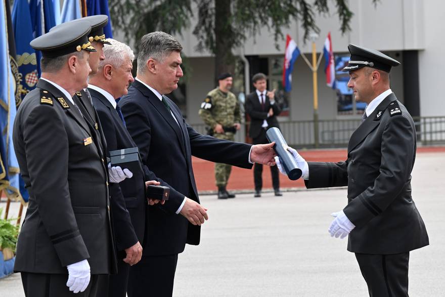 Svečana promocija polaznika vojnih izobrazbi Hrvatskog vojnog učilišta "dr. Franjo Tuđman"